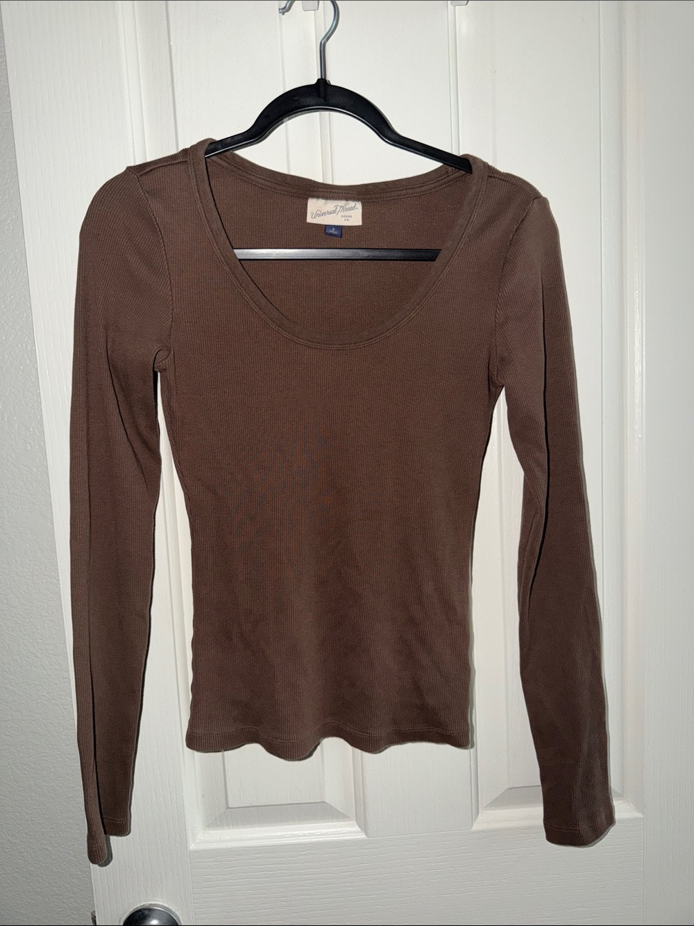 Universal Thread Brown Scoop Neck Long Sleeve Top